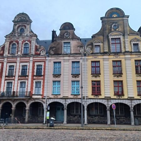 Au Coeur De La Grand Place Arras Εξωτερικό φωτογραφία